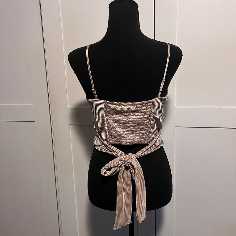 NWT RO & DE Blouse Women’s Beige Cropped Sleeveless Top - Small - Picture 5 of 7